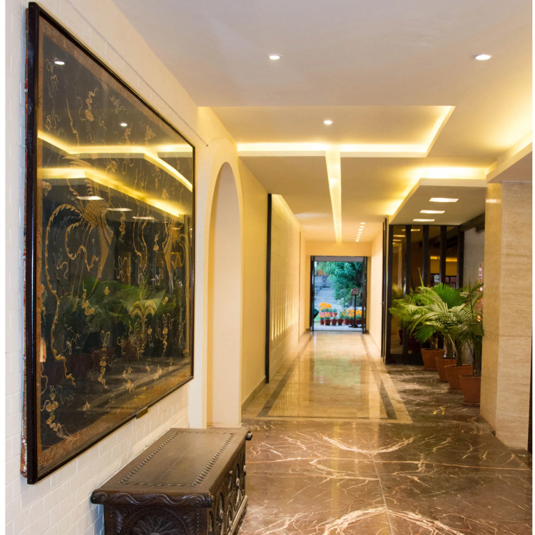 Shangri La Hotel