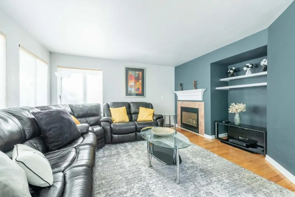 Spacious 4 bedroom 3.5 bathroom residential property
