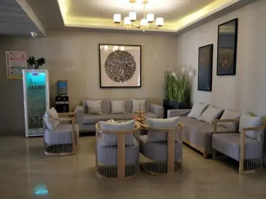 Junhe Hotel (Yingcheng Central Plaza)