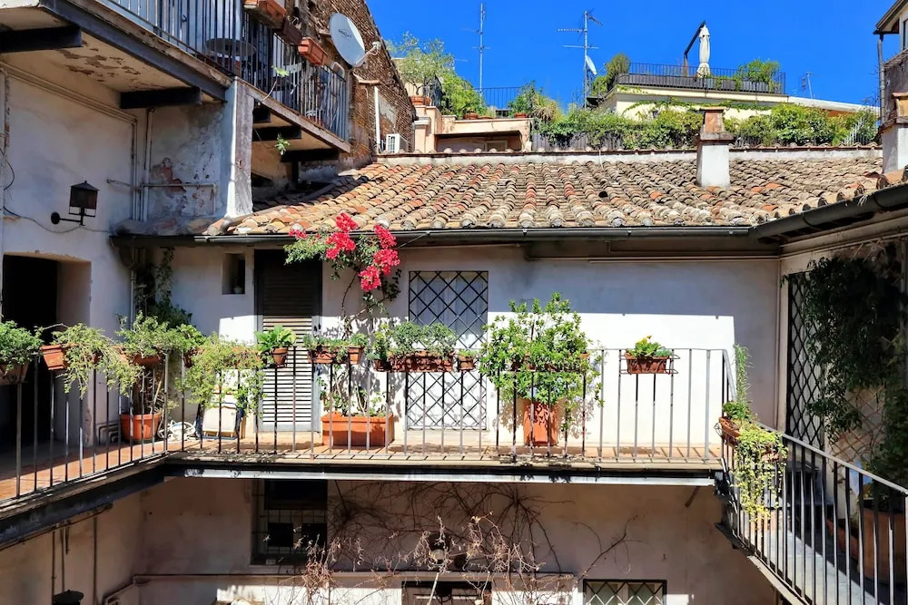 Montevecchio 2 - WR Apartments
