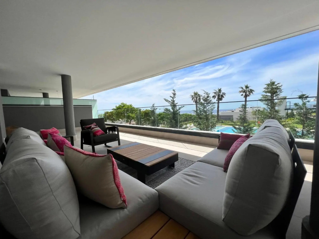 Mesas Homes luxury 4 bed apartment near the sea and port Estepona