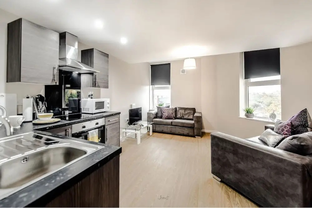 Infinity Apartments Metropolitan House 1