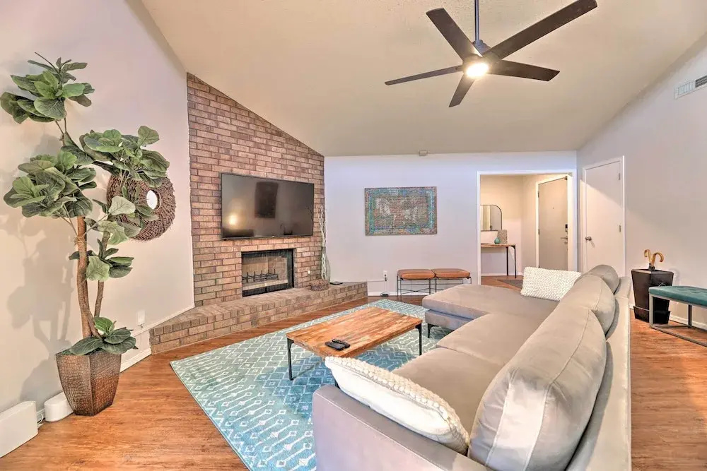 Modern Fayetteville Home < 1 Mi to U of A!