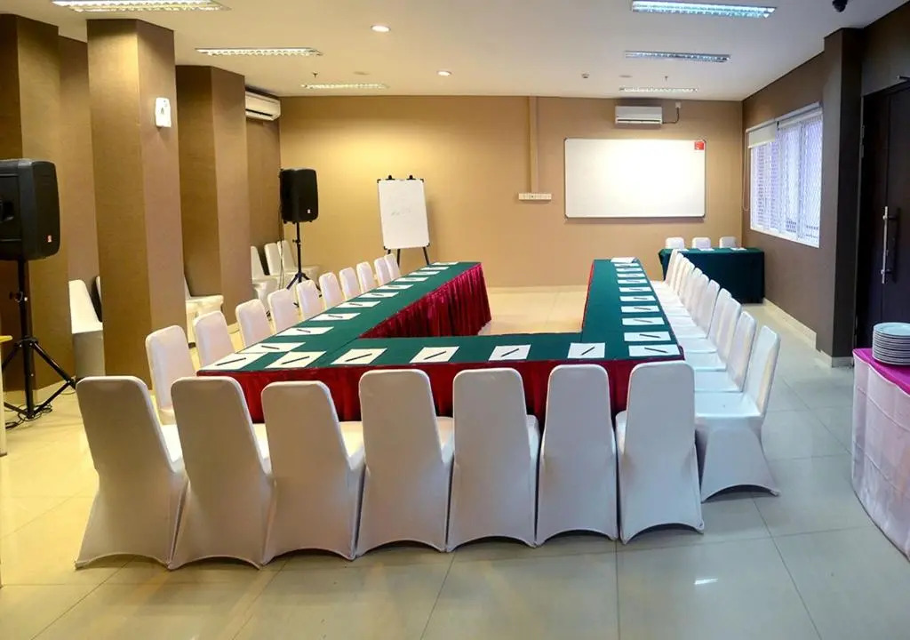World Hotel Jakarta - Bandengan