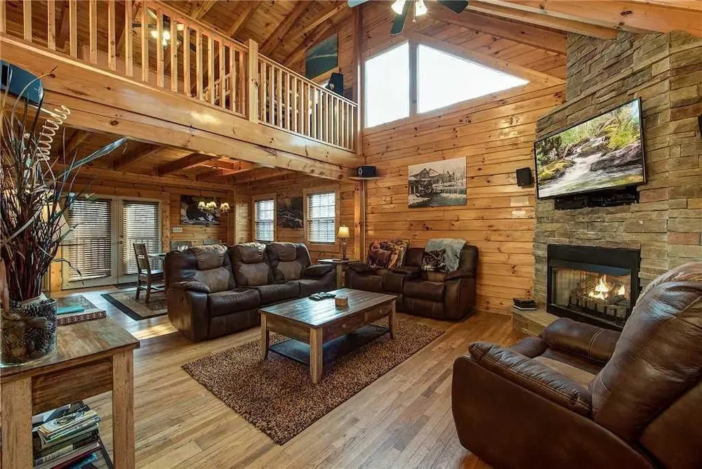 Bearway to Heaven II 3 Bedroom Home with Hot Tub
