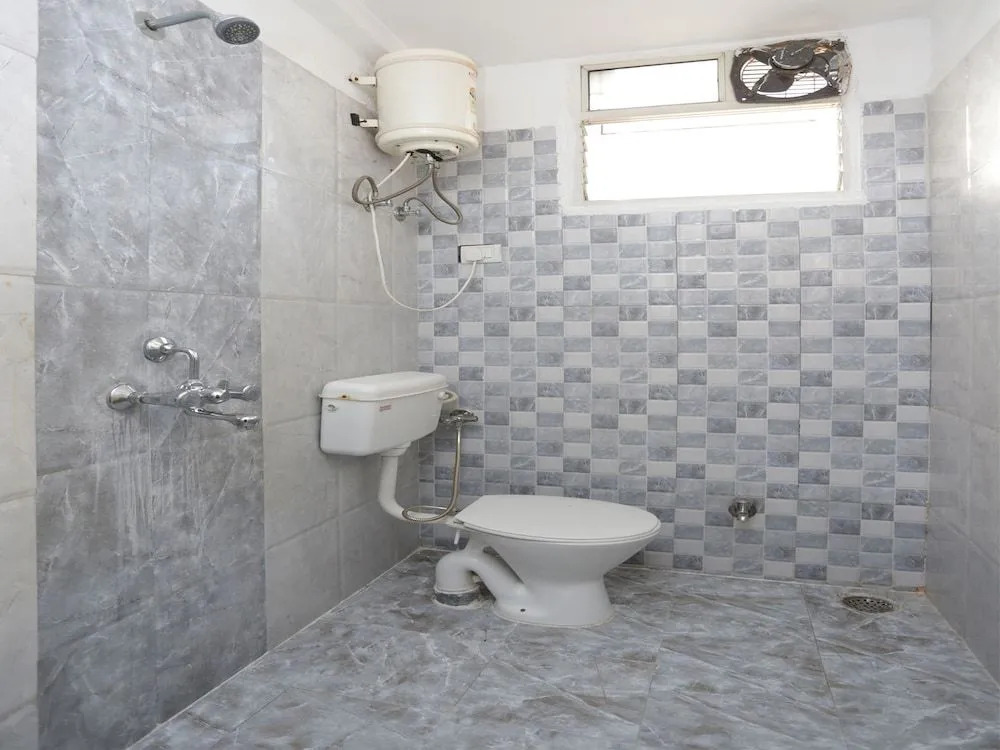 OYO 3260 Hotel Abhinav Palace