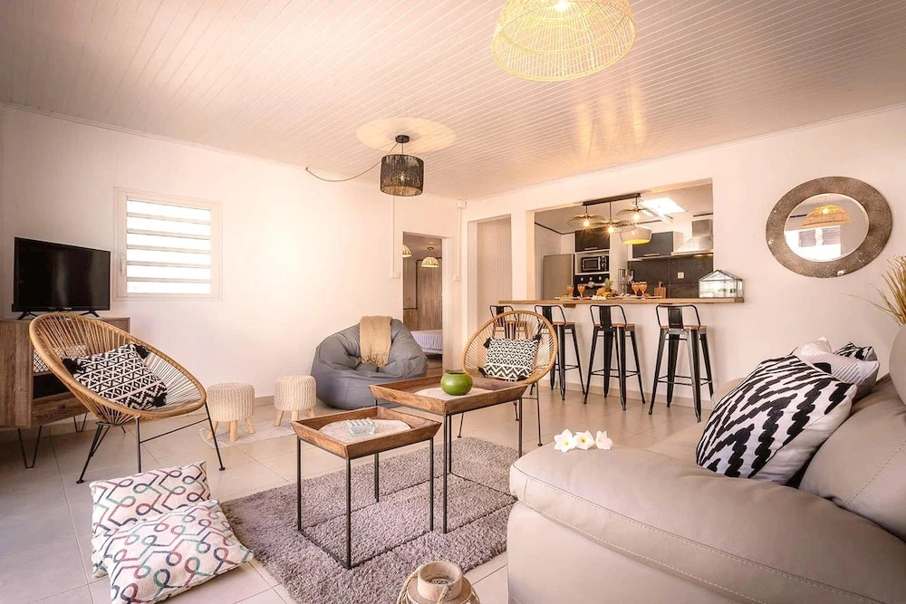 House With 2 Bedrooms in Saint pierre , With Wonderful sea View, Private Pool and Enclosed Garden Near the Beach