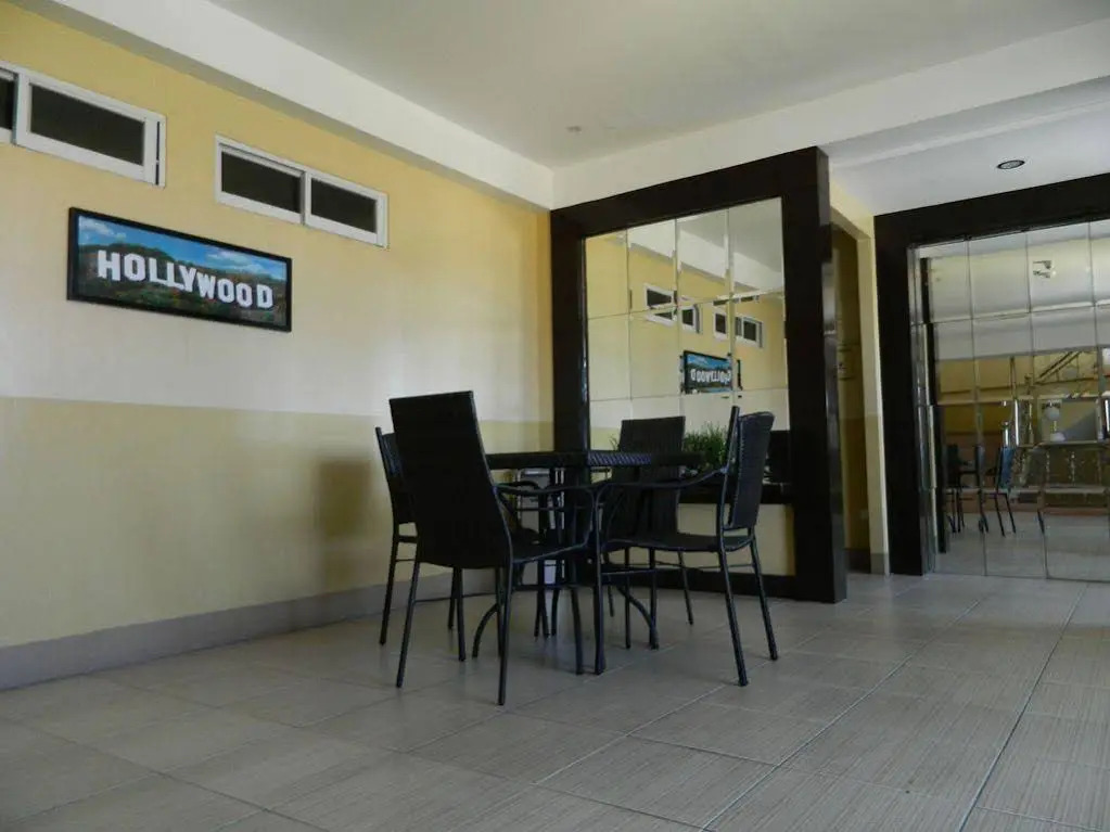 Hollywood Suites and Resort - Marilao