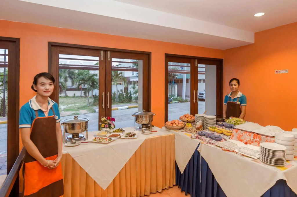 Chaiyapruek Suites