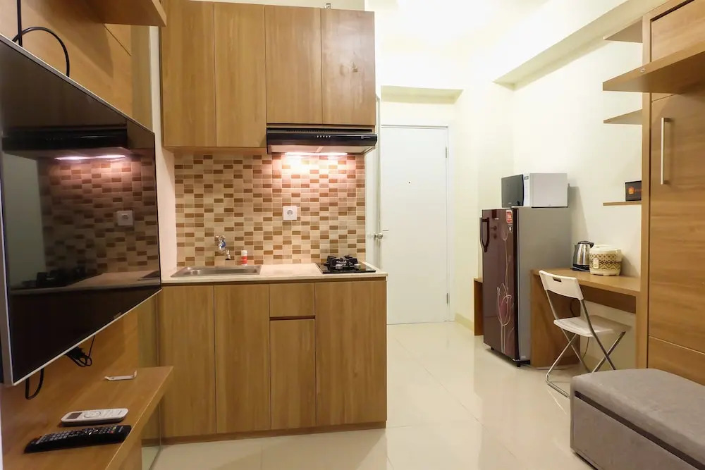 Modern Studio Apartment 28 On Top Of Green Pramuka Mall
