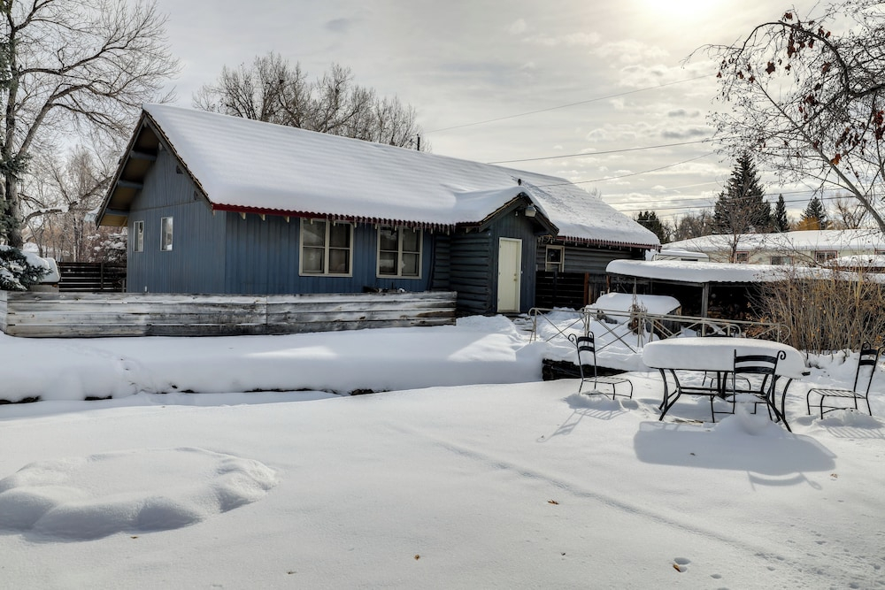 Quarter-acre Lander Cabin 7 Mi to Sinks Canyon