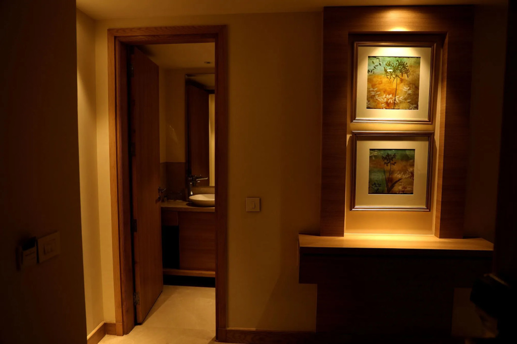 Golden Sarovar Portico
