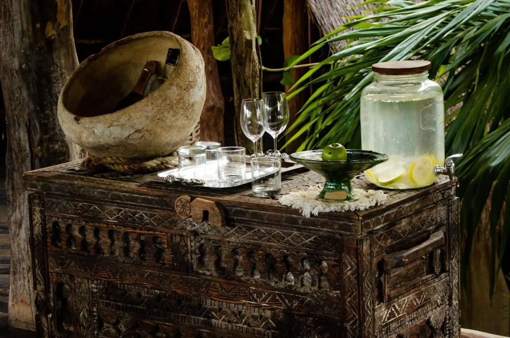 Radhoo Tulum