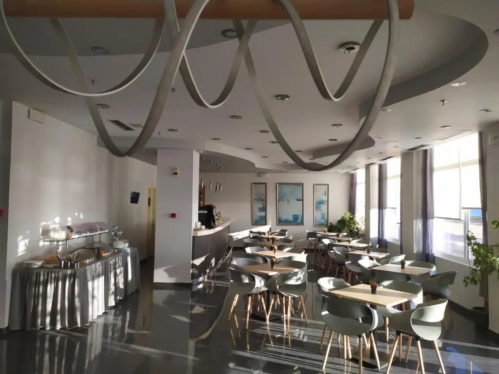 Nisaki Hotel & Elite Suites