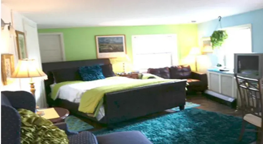 Clinton Street Bed and Breakfast