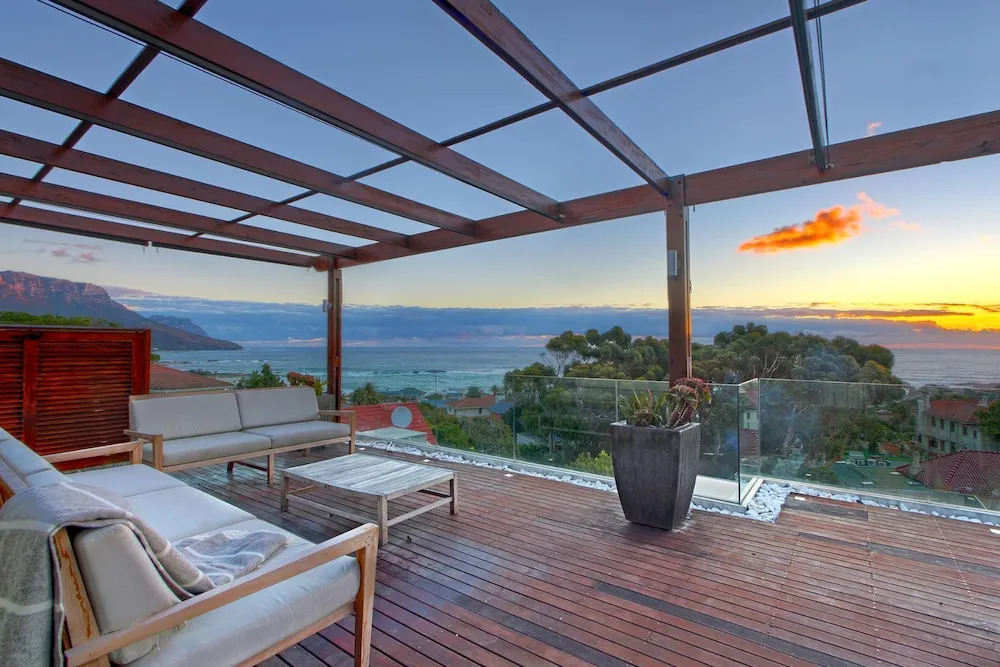 Sea View 3bed Apt w Pool Near Beaches Glen Sunsets