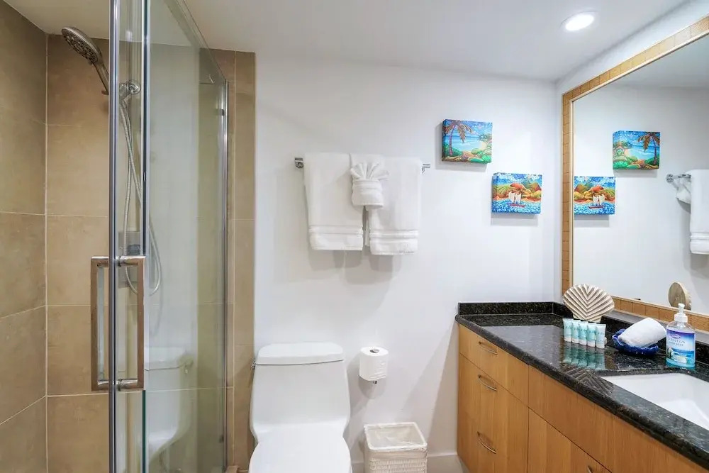 Kamaole Sands 1-307 - Prime Location, Stunning Renovation, Large Lanai, New AC