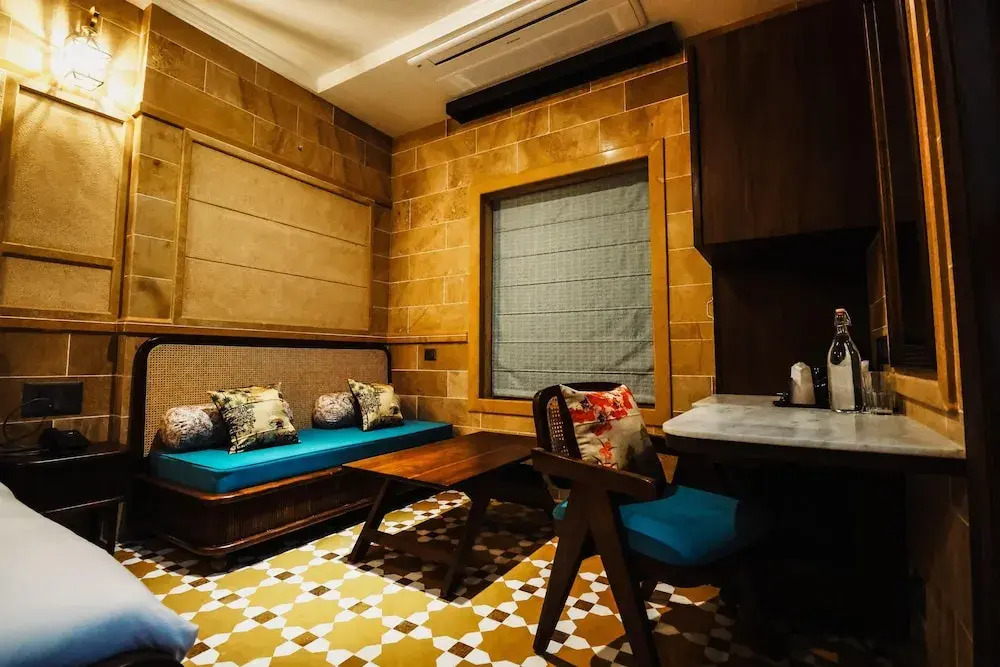 Guulab Haveli - Opp Fort