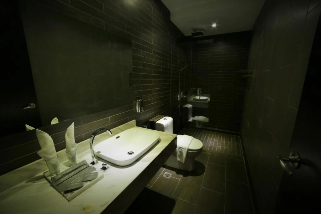 1825 Gallery Hotel