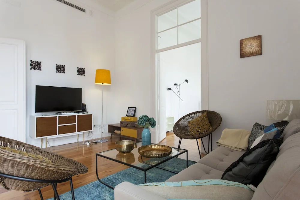 Rato Luxurious by Homing
