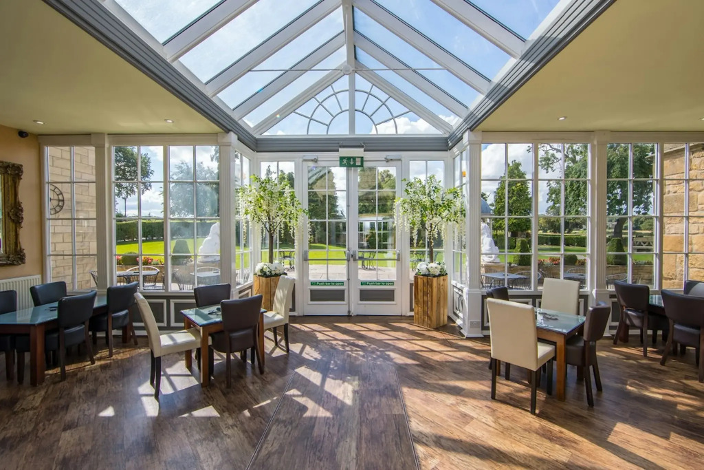 Rogerthorpe Manor Hotel