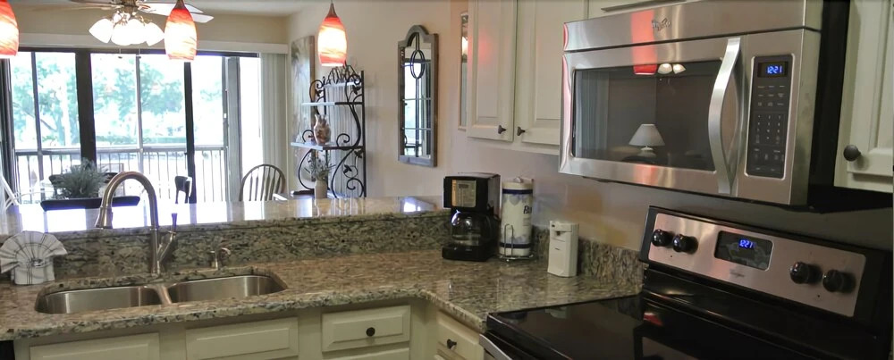 Estero Blvd Condo #258883 2 Bedrooms 2.5 Bathrooms Condo