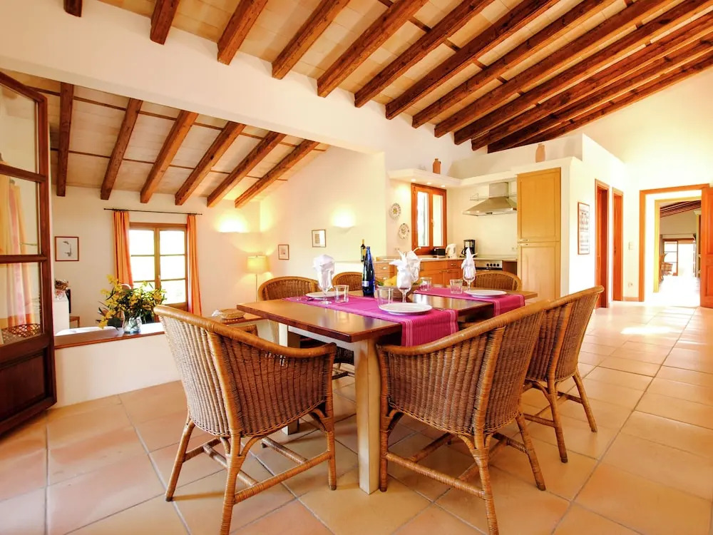 Ideal Holiday Home with Private Pool for Family & Friends