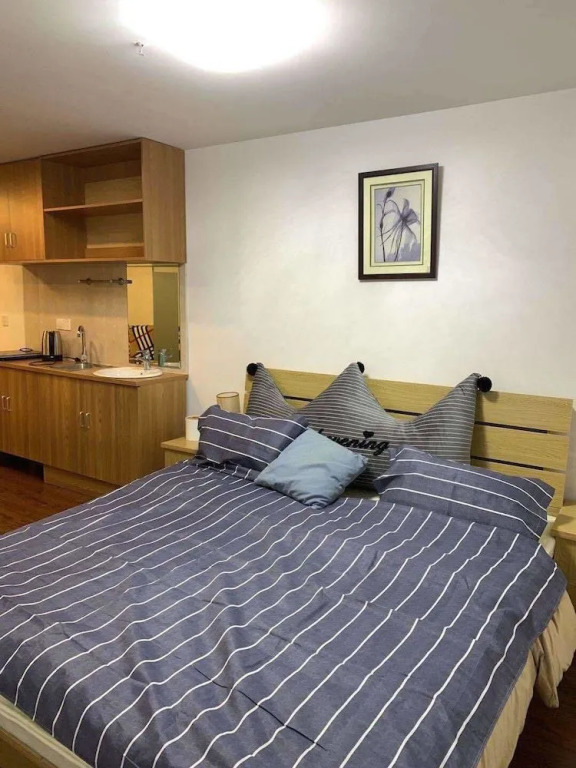 California Apartment HongMei Road Branch