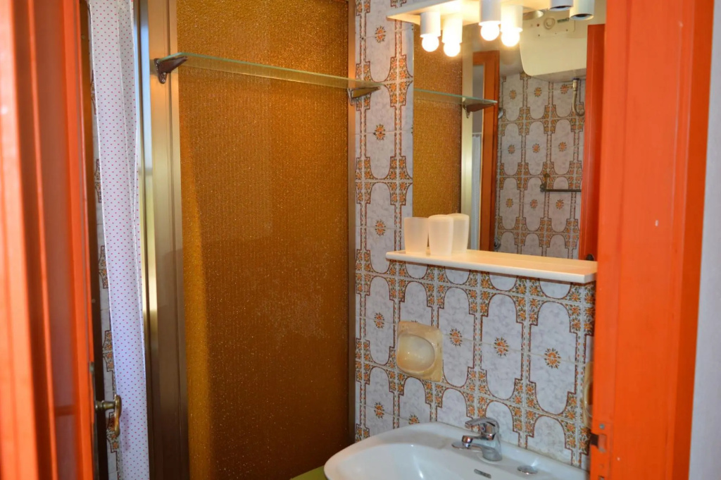 Holiday home with sea view on the beach of Is Arenas and Torre del Pozzo 300 meters from the sea sho-Casa Zinzella