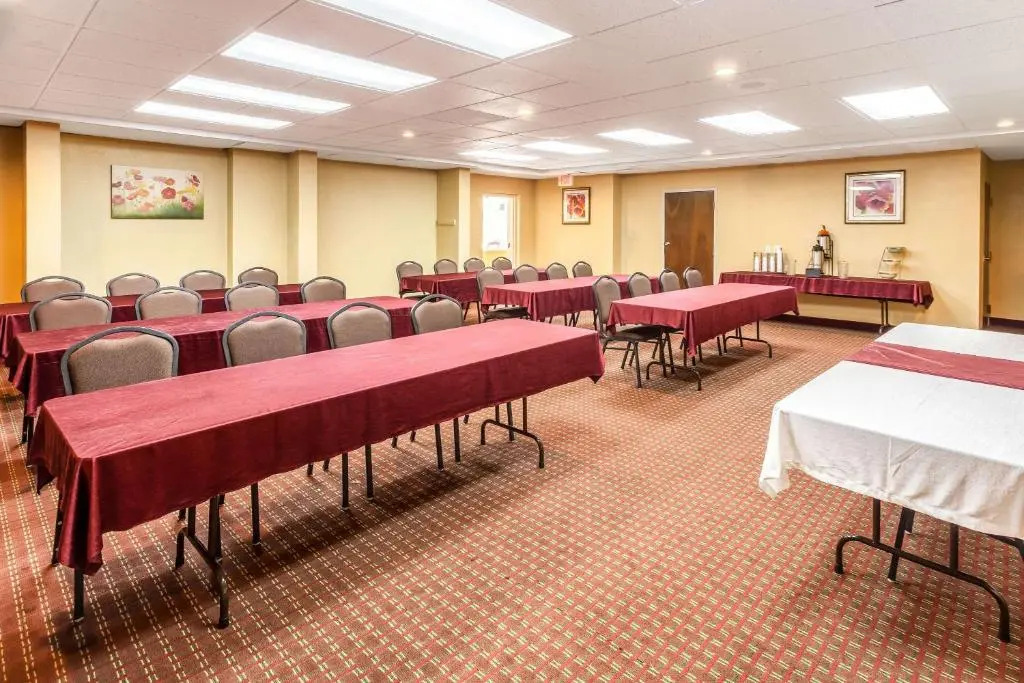 Quality Inn & Suites Lincoln South