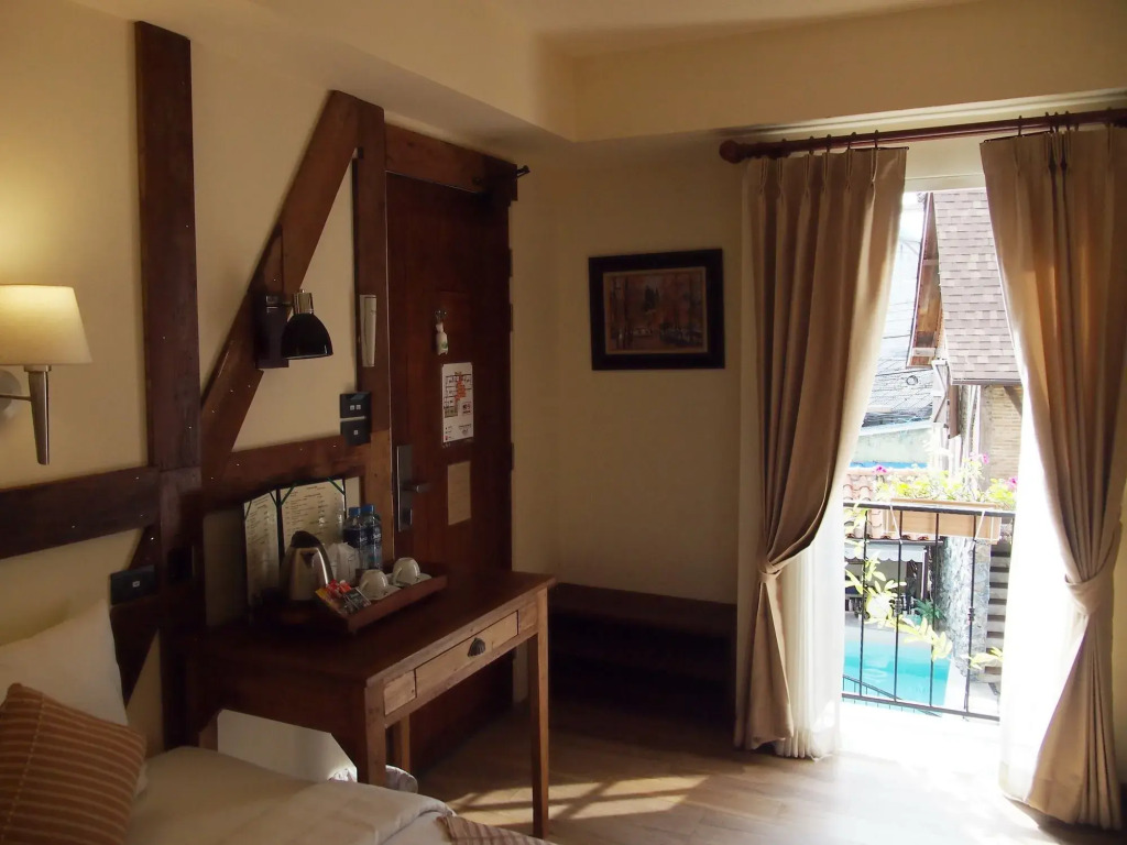 Le Charcoa Hotel