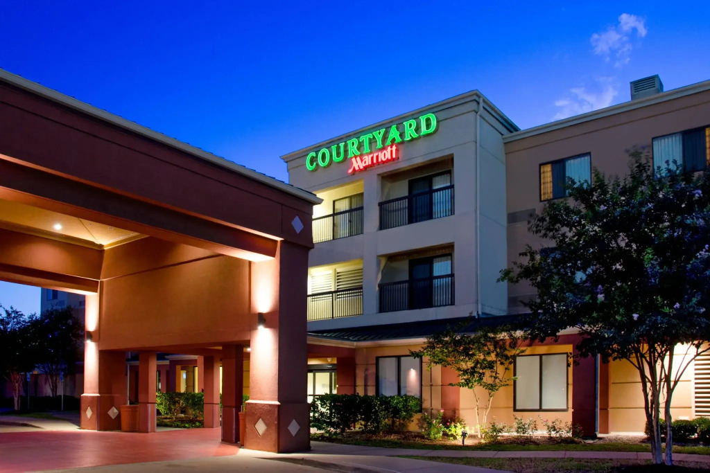 Courtyard College Station