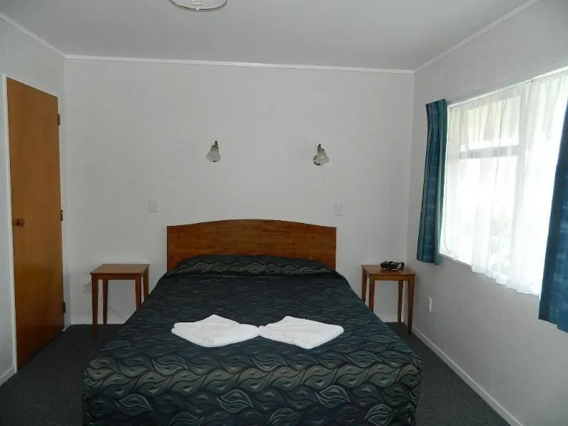 Opononi Hotel