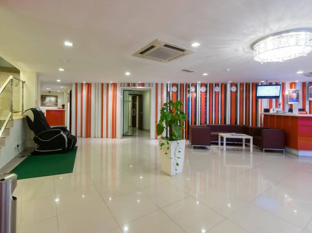 Kingston Hotel by Minsu