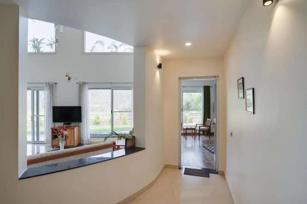 SaffronStays Casa Bellissimo, Dehradun - luxury villa near Malsi Deer Park with valley views