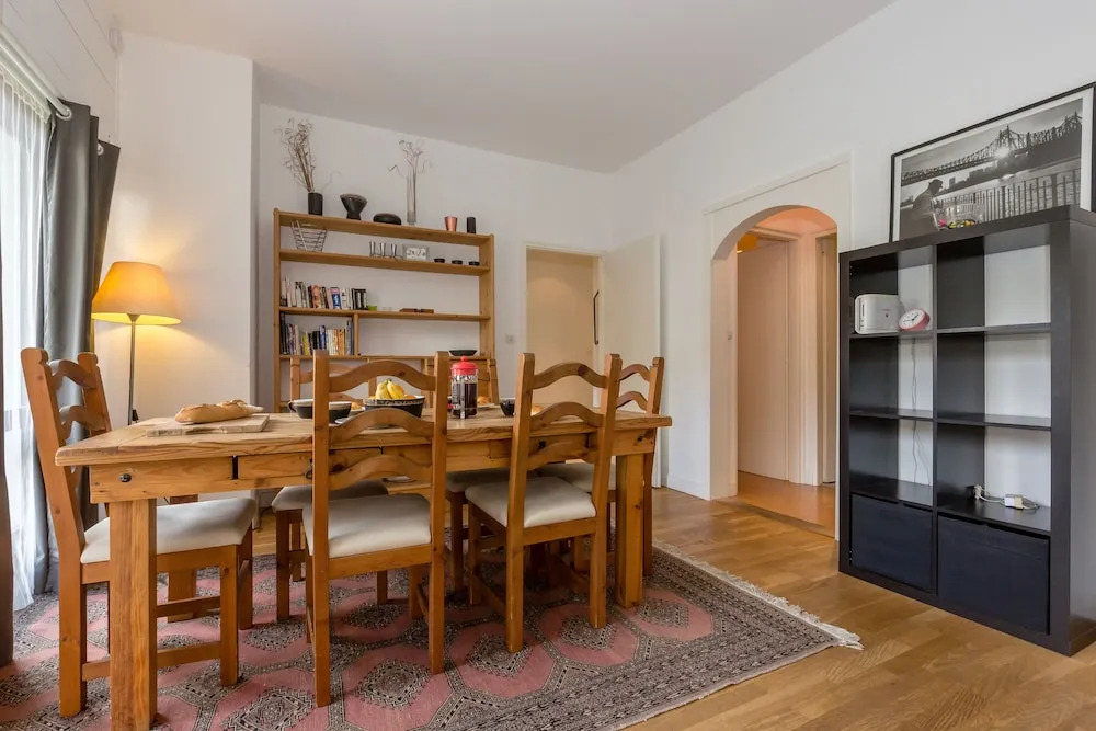 Summit Apartment