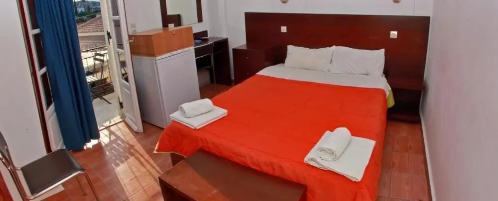 Tonia Hotel