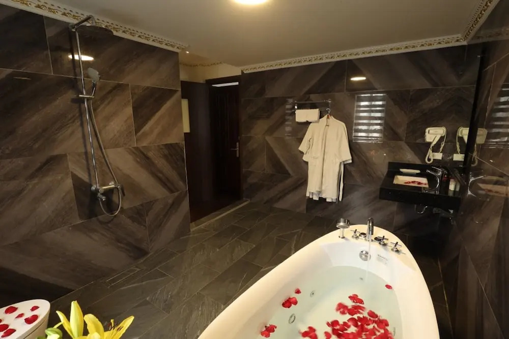Hoàng Gia Xa La Boutique Hotel