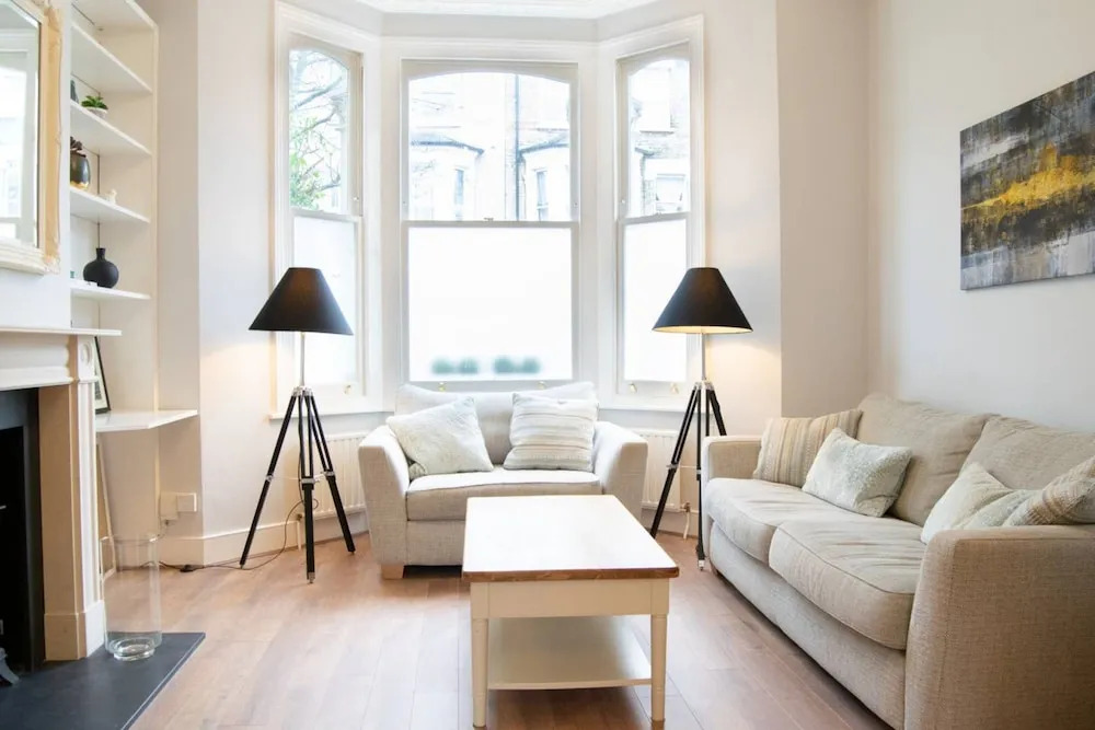 2 Bedroom Apartment Close to Clapham Junction Station