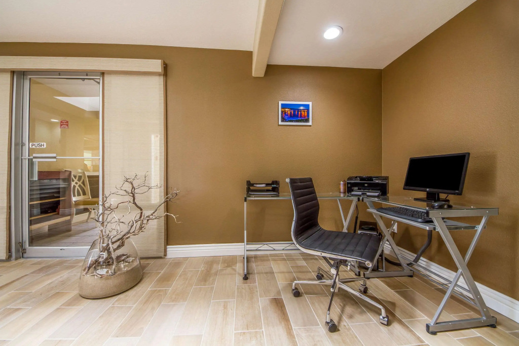 Quality Inn & Suites Capitola By the Sea