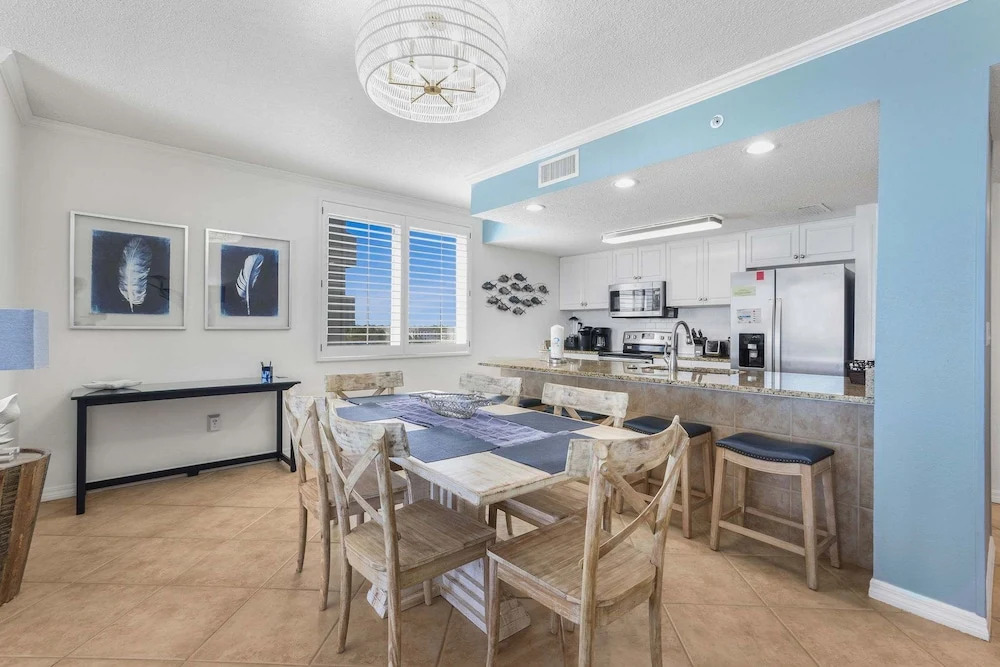 Emerald Key 603 Beachfront Balcony 6th Floor Corner Unit