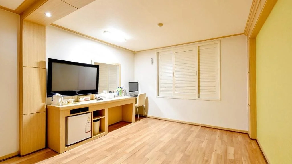 Orange Hotel