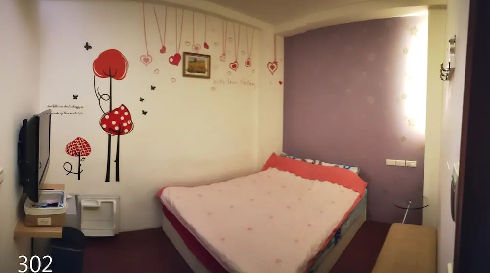 Come and Play Guesthouse