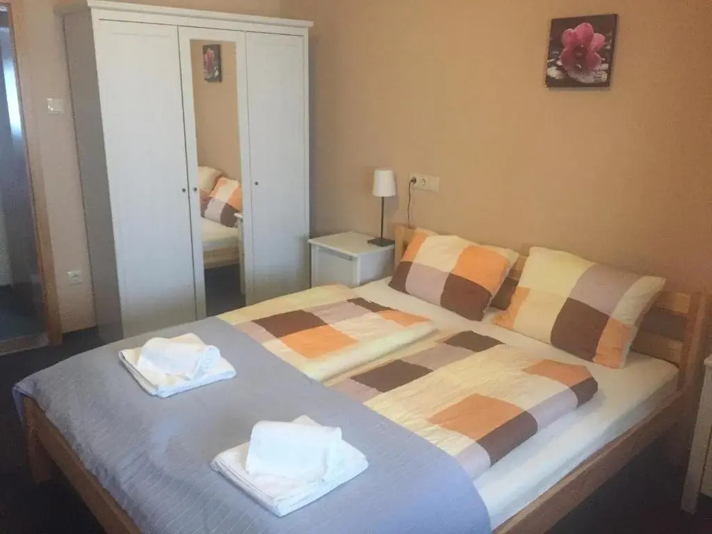 Jasmin Pension Central Location Shared Kitchen Pet Friendly