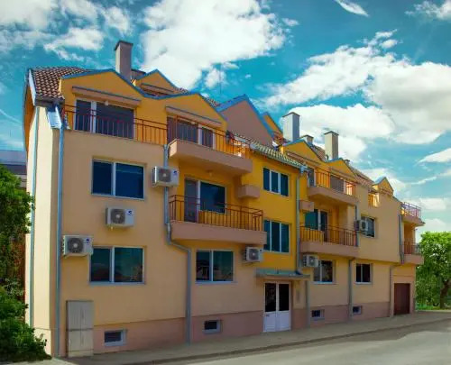 Central Point Apartments