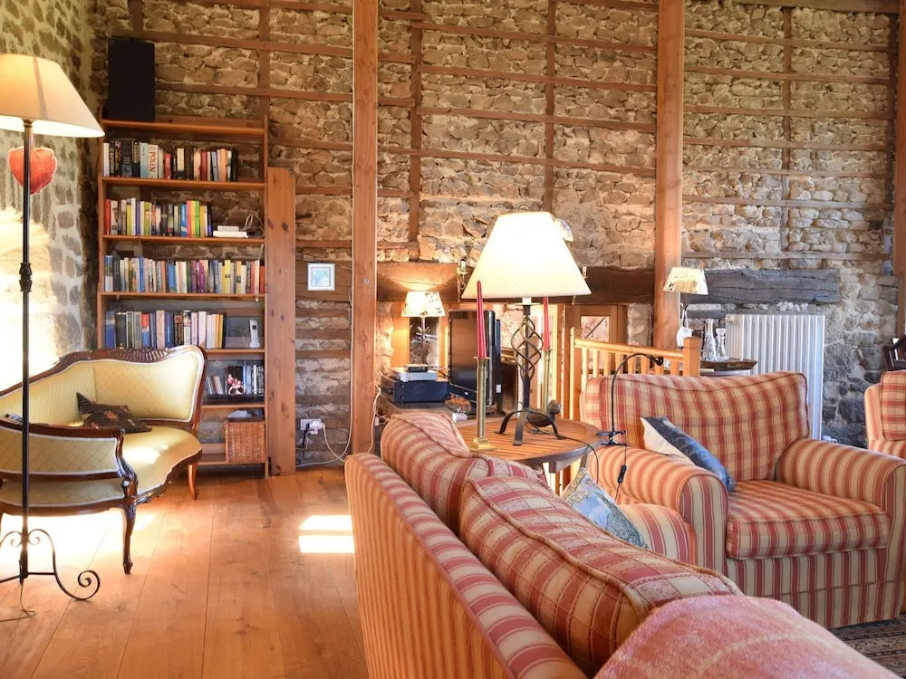 Beautifully Restored House on a Large Property With a Private Swimming Pool