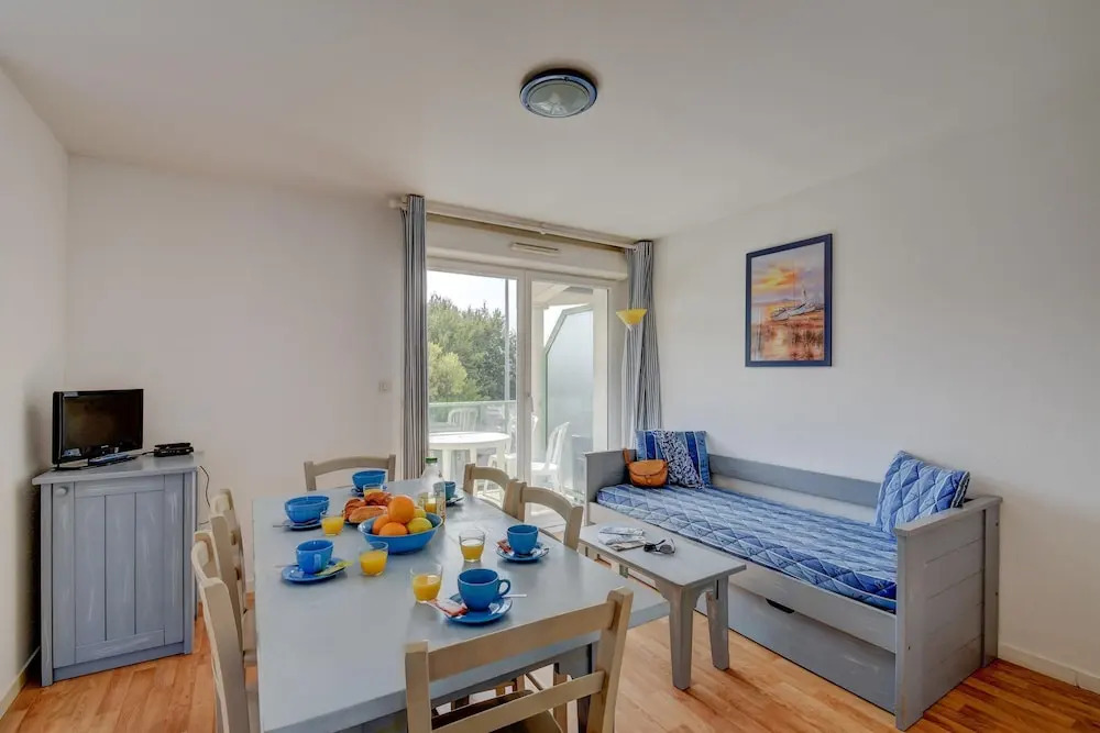 Coastal Apartment Near Marina