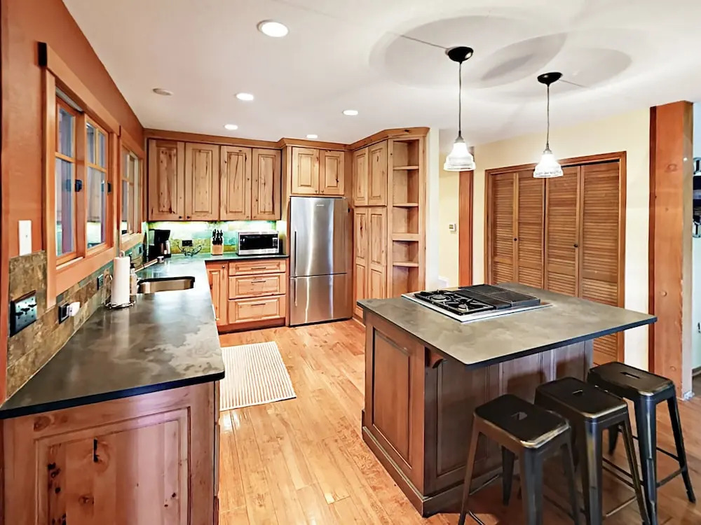 Herringbone Cabin 3 Bedrooms 2 Bathrooms Cabin