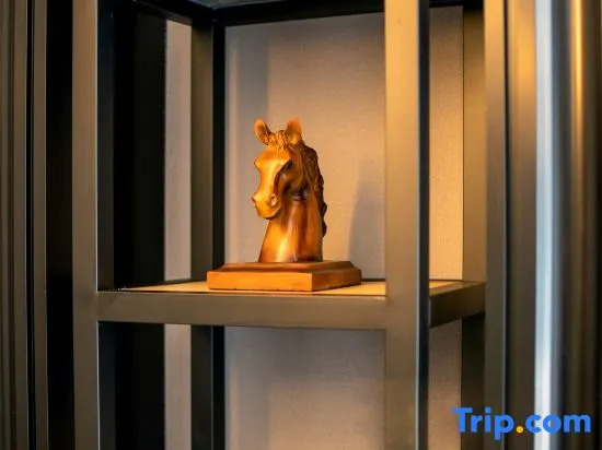 Tianyi Yu Hotel (Riyue Square Duty Free Shop, Qilou Old Street)