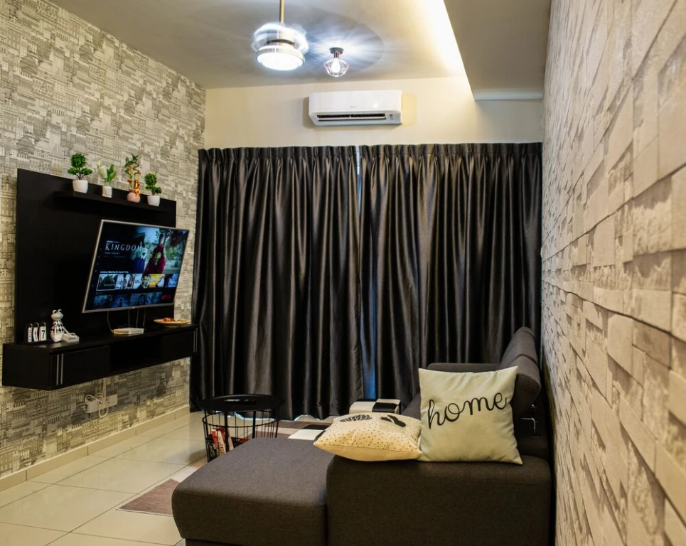 J&J Vacation Home @ Parkland Residences